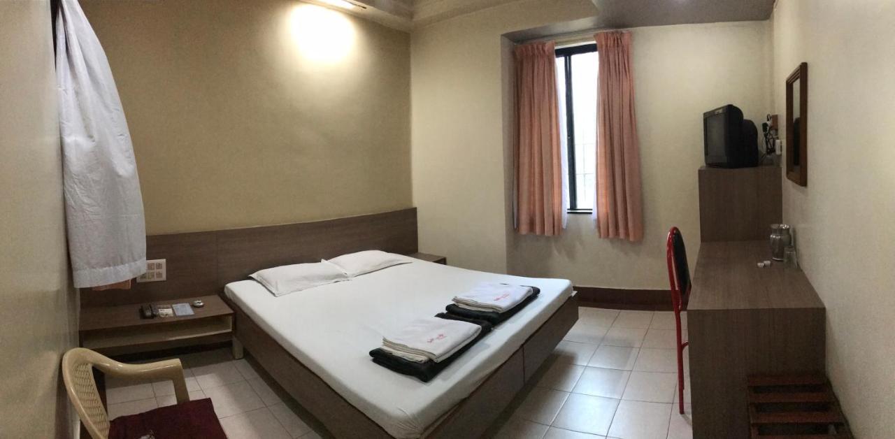 بلغاوم Hotel Satkar Cafeteria المظهر الخارجي الصورة