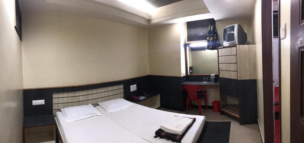بلغاوم Hotel Satkar Cafeteria المظهر الخارجي الصورة