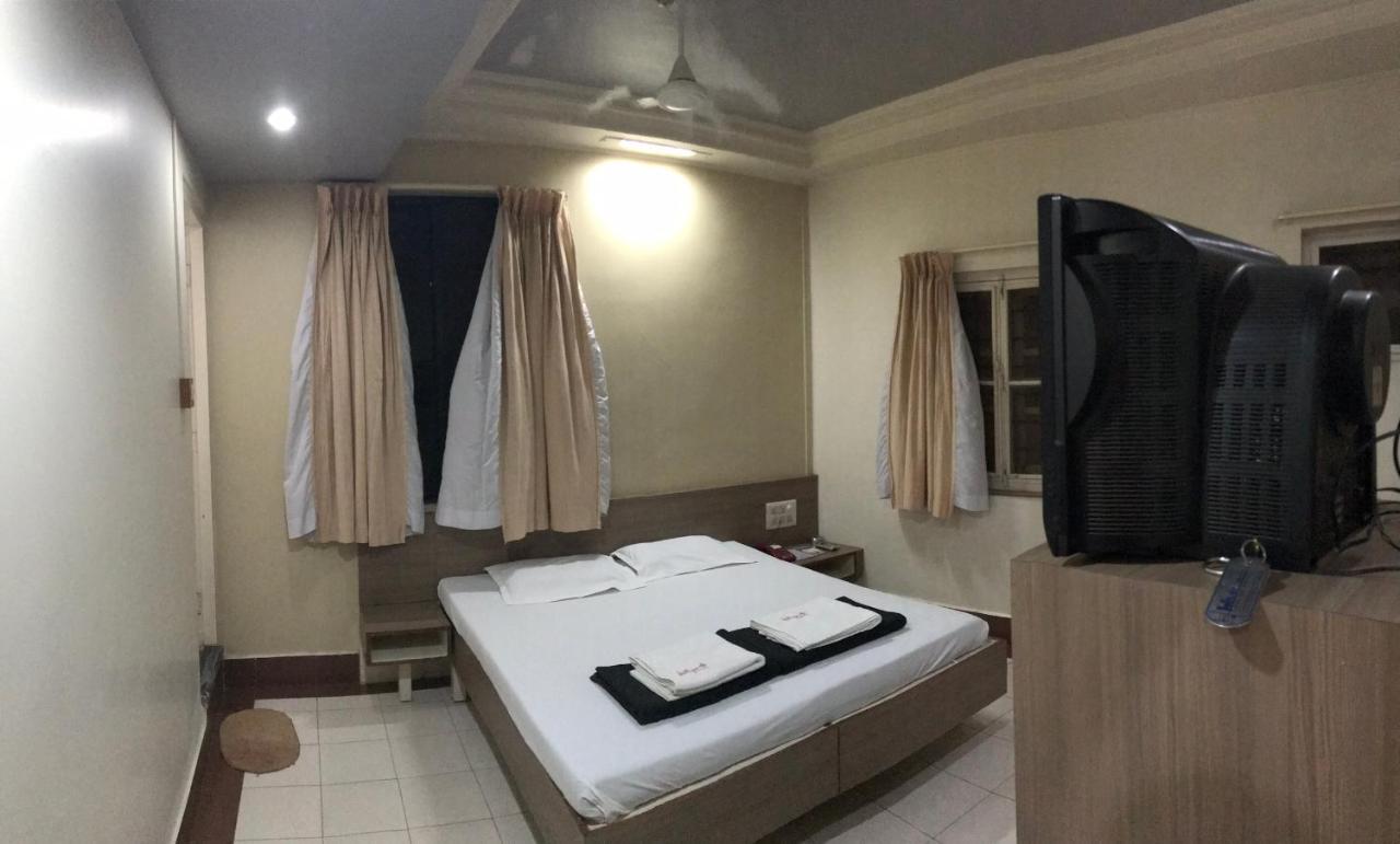 بلغاوم Hotel Satkar Cafeteria المظهر الخارجي الصورة