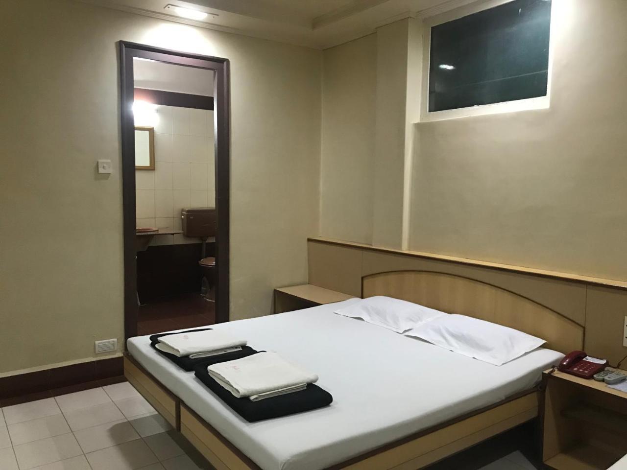 بلغاوم Hotel Satkar Cafeteria المظهر الخارجي الصورة