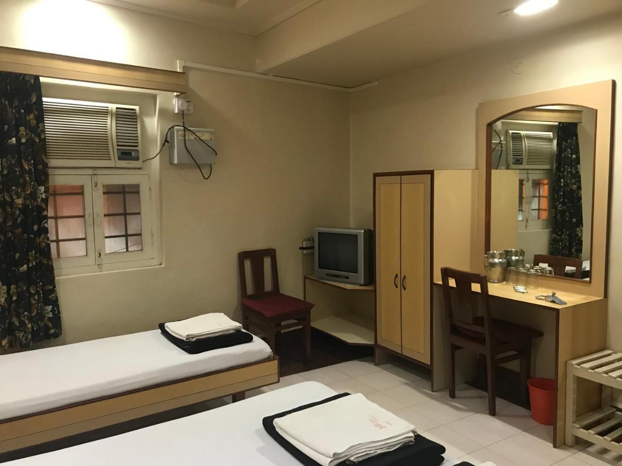 بلغاوم Hotel Satkar Cafeteria المظهر الخارجي الصورة