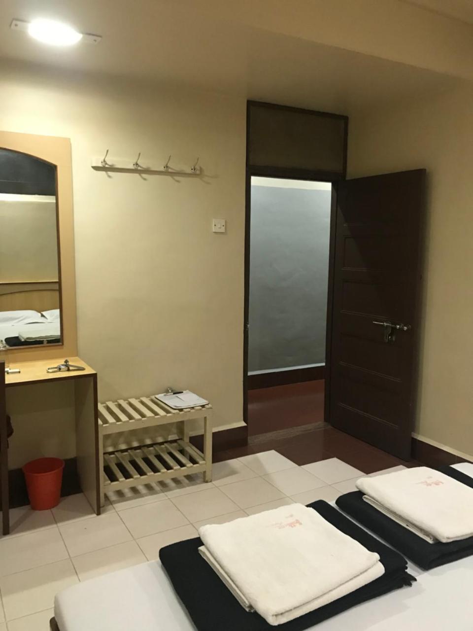 بلغاوم Hotel Satkar Cafeteria المظهر الخارجي الصورة