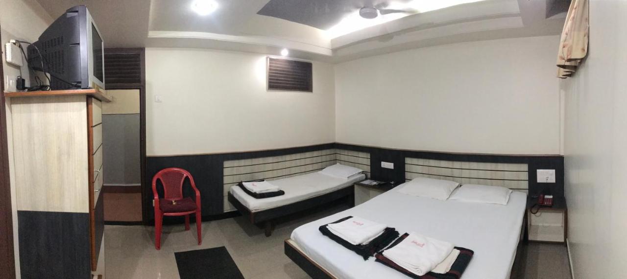 بلغاوم Hotel Satkar Cafeteria المظهر الخارجي الصورة